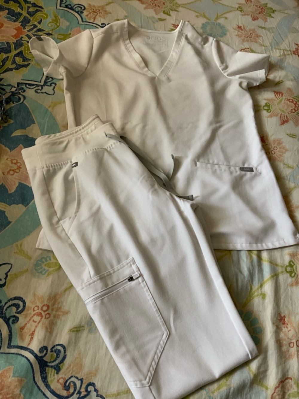 Figs Women's White Scrub Top and Pants Set